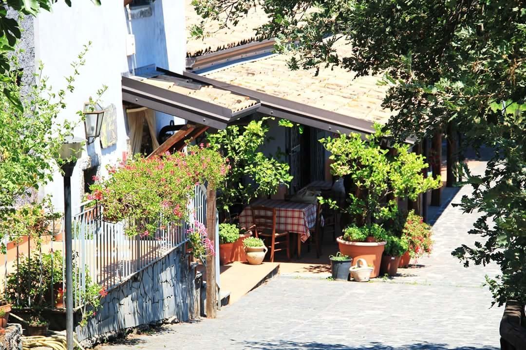 Le Case Del Merlo Turismo Rurale Milo Exterior photo